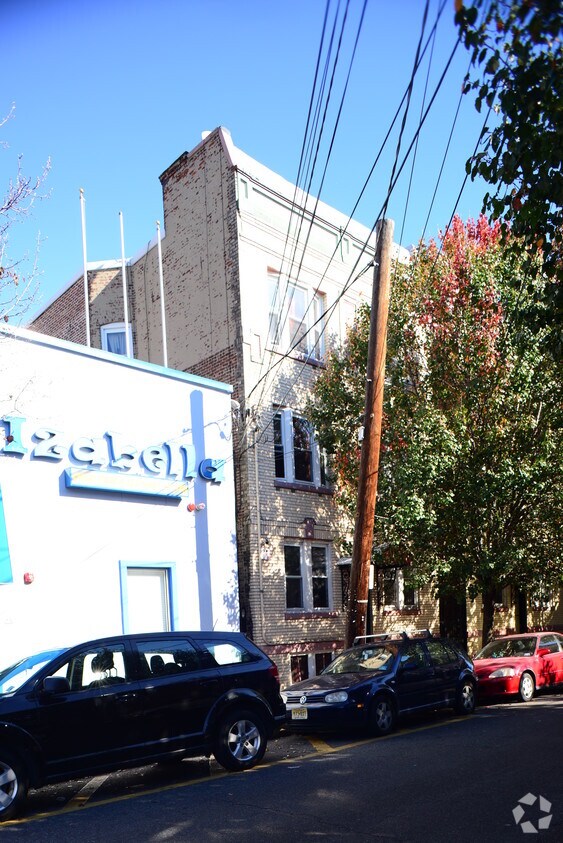 Building Photo - 412 62nd St