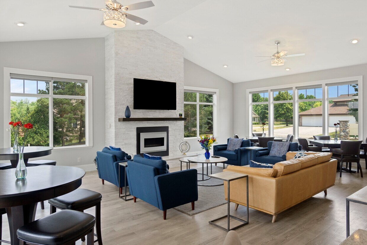 Saddle Brook Apartments Apartments in Pewaukee, WI