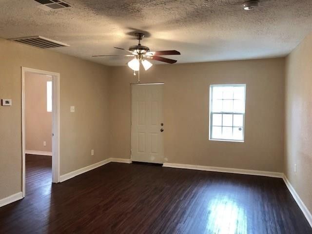 Unidad C - Sala de estar - 126 Gulf Pump Rd