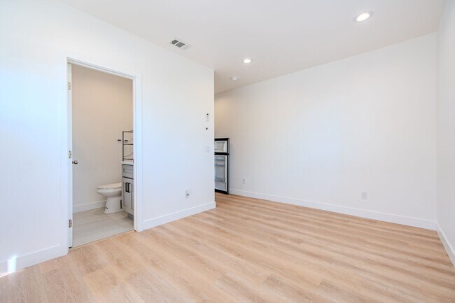 Foto del edificio - 10691 McKeen St