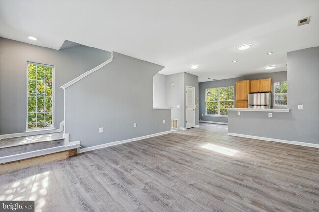 Building Photo - 22946 Fontwell Square