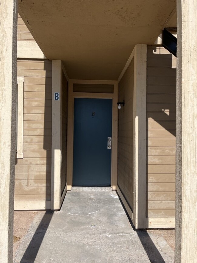 Building Photo - A stunning 2-bedroom, 1-bathroom rental pr...