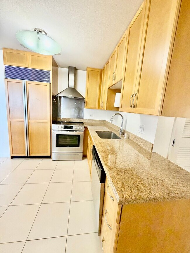 Building Photo - Stunning 2-Bedroom, 2-Bath Ocean View Unit at Moana Pacific – Available June 16, 2026