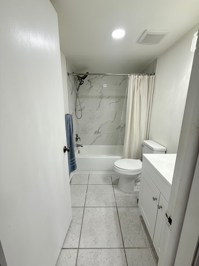 Foto del edificio - 3714 Greenery Ct