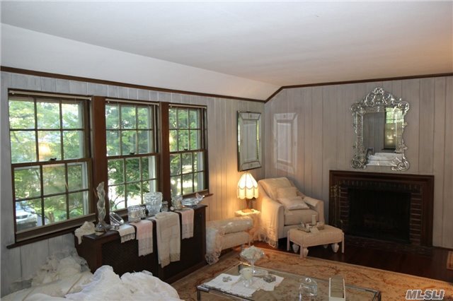 Building Photo - 255 Littleworth Ln