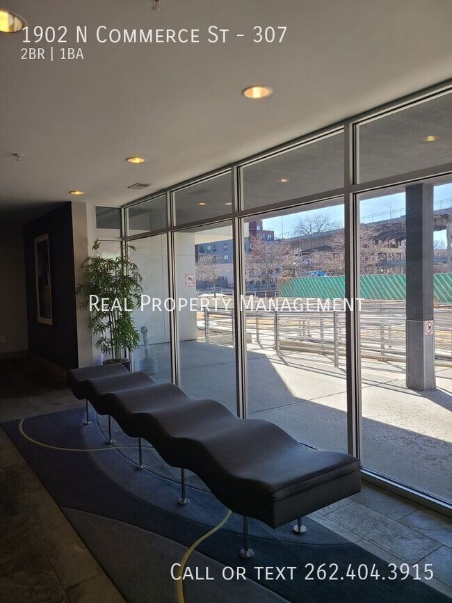 Foto del edificio - 1902 N Commerce St