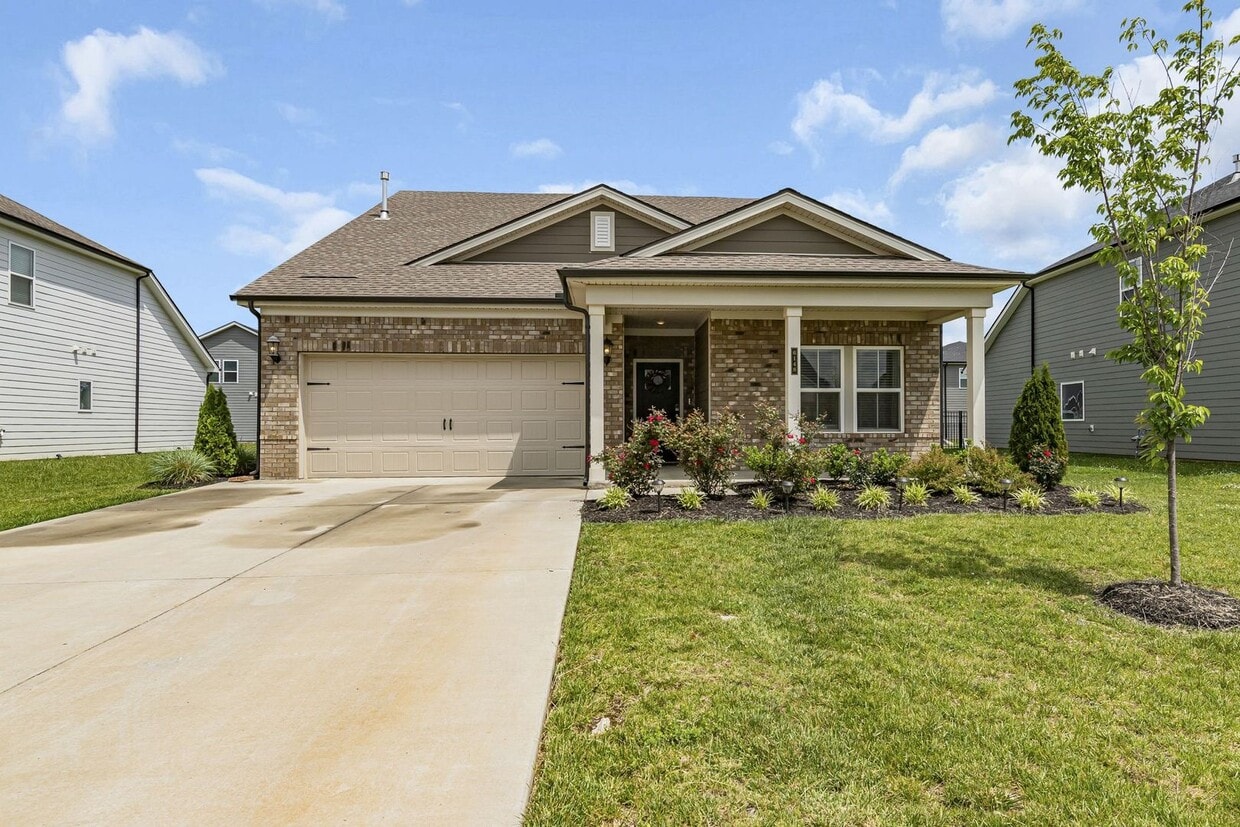Primary Photo - COMING SOON! Beautiful 5 Bedroom 3 Bath, L...