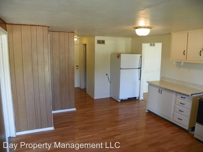 Foto del edificio - 700 W Division St