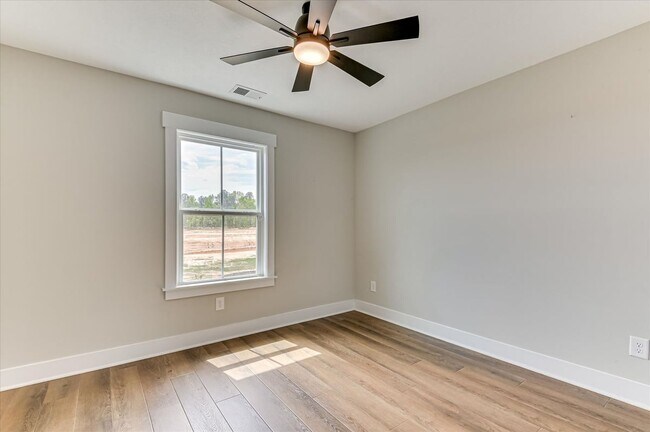 Building Photo - 419 Barrow Ln