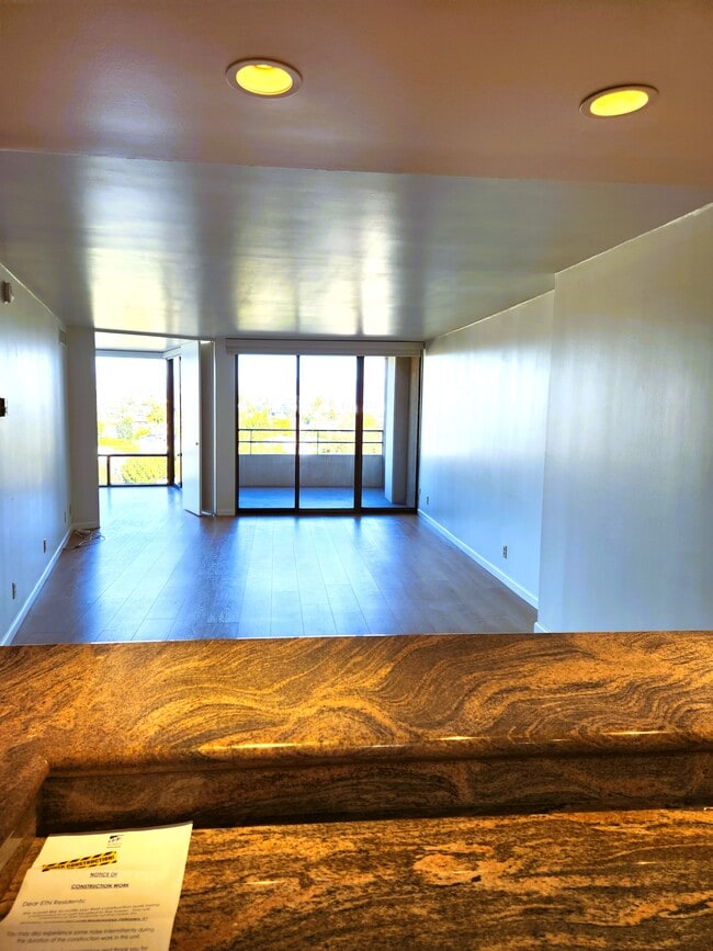 Living Room - 4337 Marina City Dr