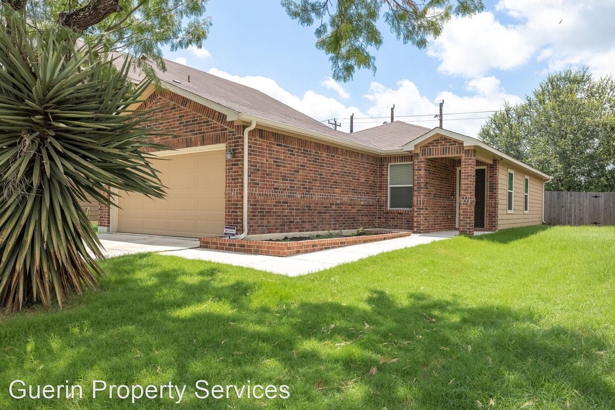 3 br, 2 bath House 9907 Boxer Creek House for Rent in San Antonio