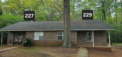 Building Photo - 229 Franklin St