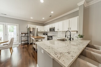 Building Photo - 419 Hurston Cir