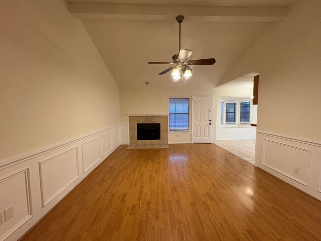 Building Photo - Great 3-bed 2-bath Home Birdville ISD *New...