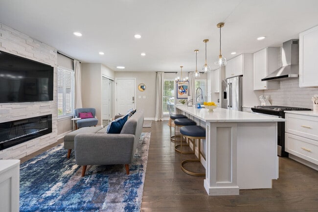 Foto del edificio - 22051 W Taylor Rd