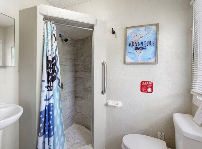 Building Photo - 22 Flamingo Dr