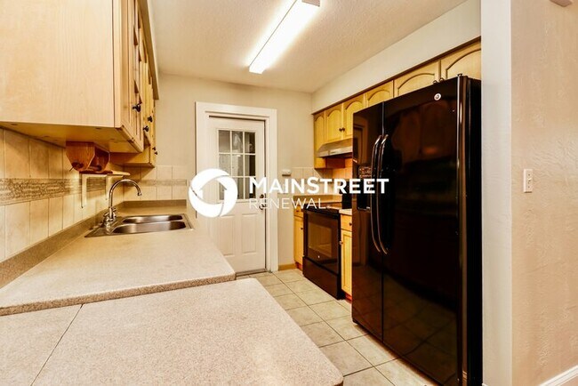 Building Photo - 3 Bedroom Pet-Friendly Home in SEMINOLE, FL with Main Street Renewal