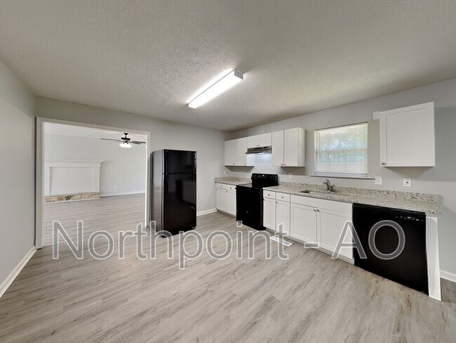 Foto del edificio - 621 Carlton Rd