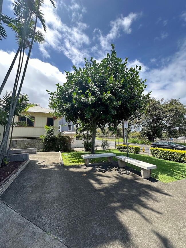 Building Photo - Punchbowl Leilehua Building, 1 bedroom, 1 ...