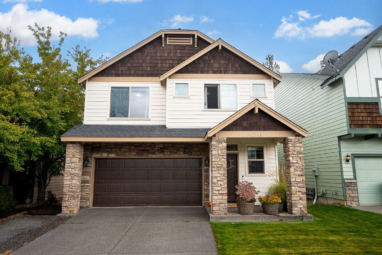 Foto principal - Spacious 4-bed Home with High Ceilings
