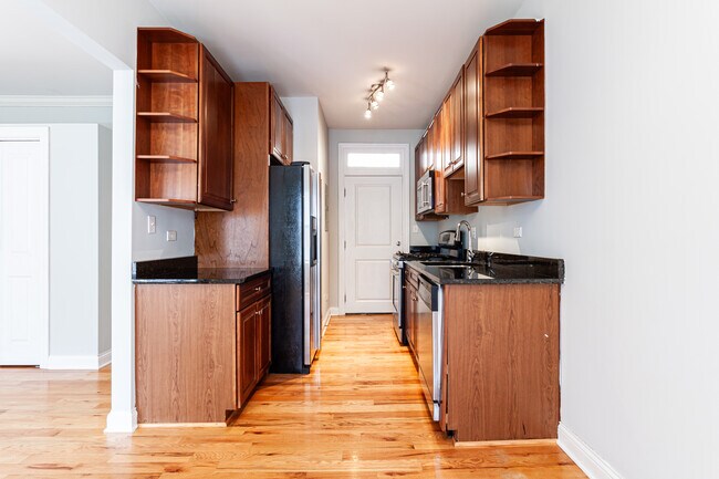 Foto del edificio - 736 W Addison St