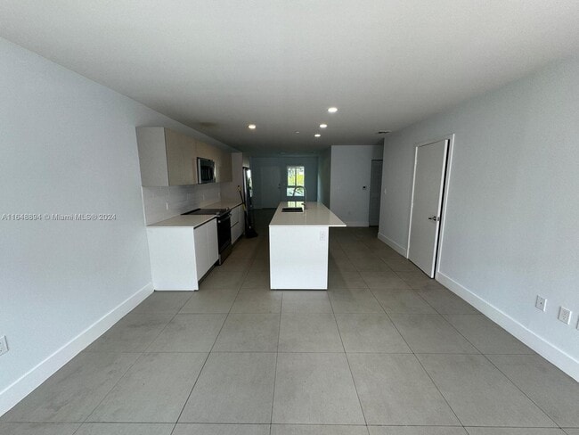 Foto del edificio - 2555 NE 193rd St