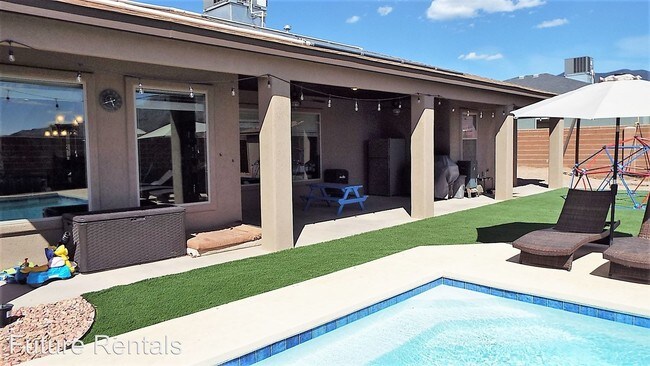 Building Photo - 1026 La Bajada Dr
