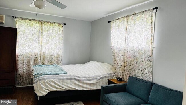 Foto del edificio - 5024 River Rd