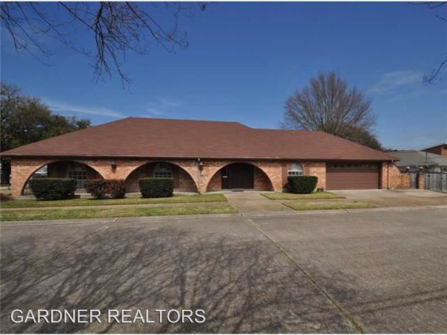 Primary Photo - 4301 Lake Villa Dr