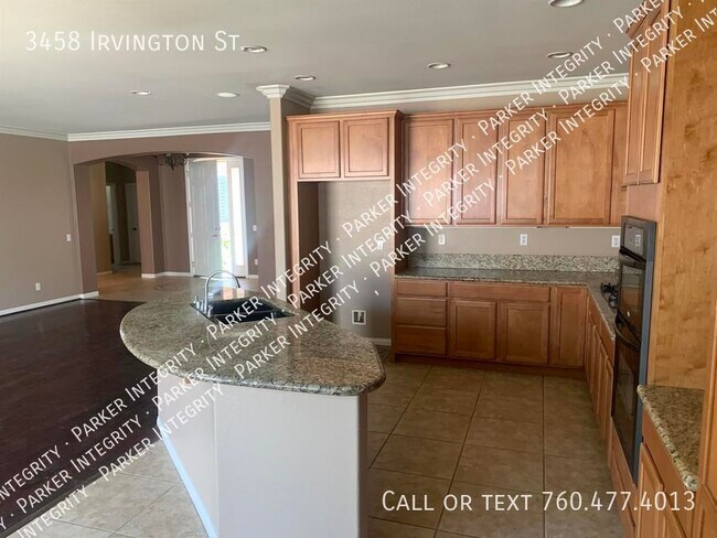 Foto del edificio - 3458 Irvington Ave
