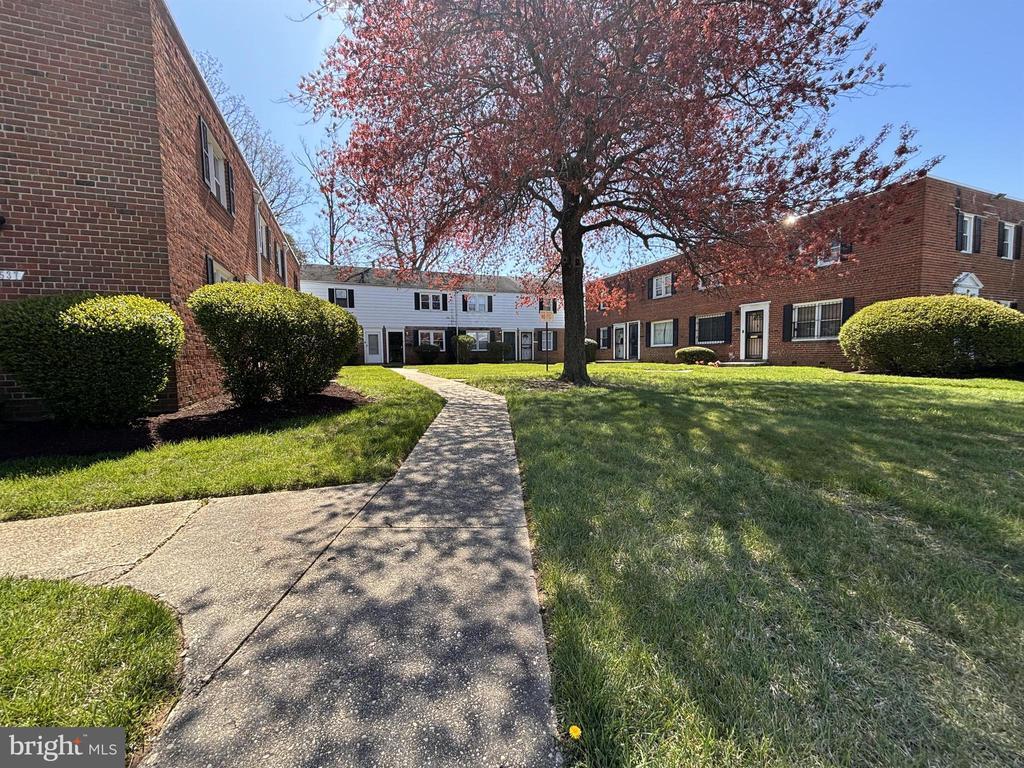Primary Photo - 2575 Iverson St