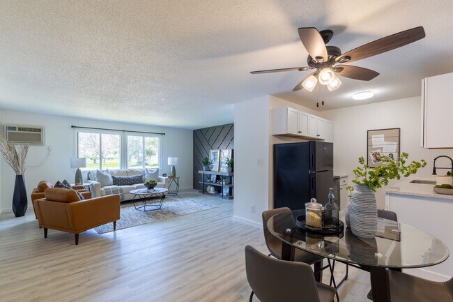 Building Photo - The Oaks | Deluxe 1 Bedroom Unit