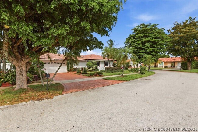 Foto del edificio - 20009 NW 66th Pl