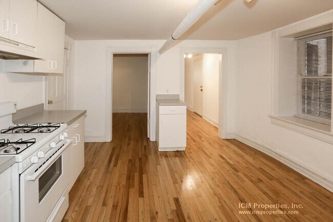 Building Photo - 853 W Lill Ave