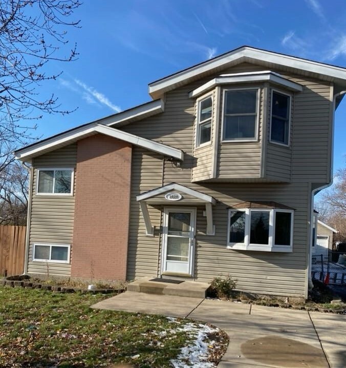 Primary Photo - 1626 Glen Ellyn Rd