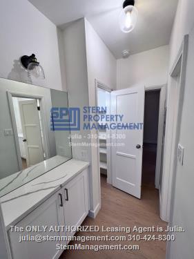 Interior Photo - 559 N. Normandie Ave