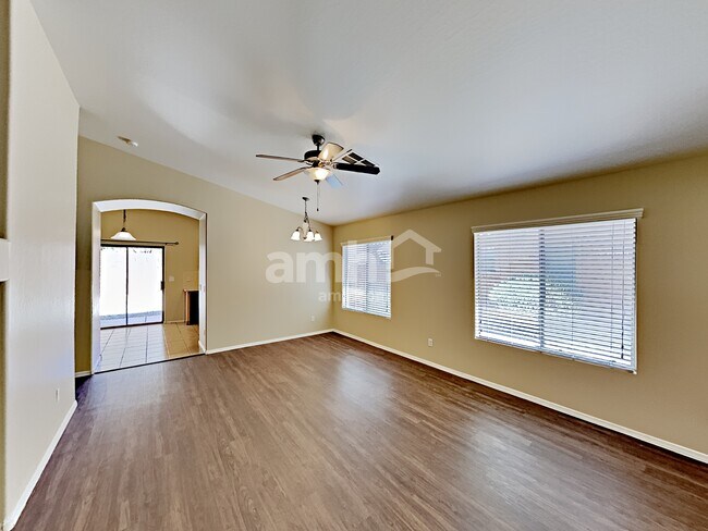 Foto del edificio - 15580 W Durango St