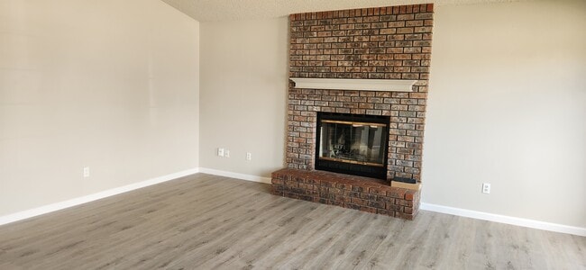 Building Photo - 4305 Mattnick Dr