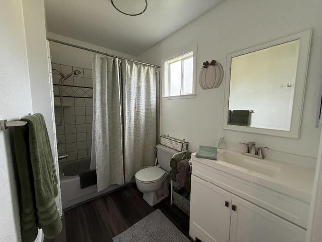 Building Photo - 8907 Amerigo Ave