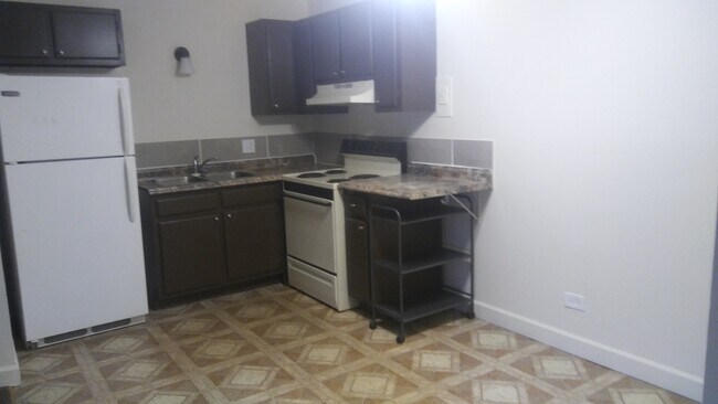 Kitchen - 4955 Fender Rd