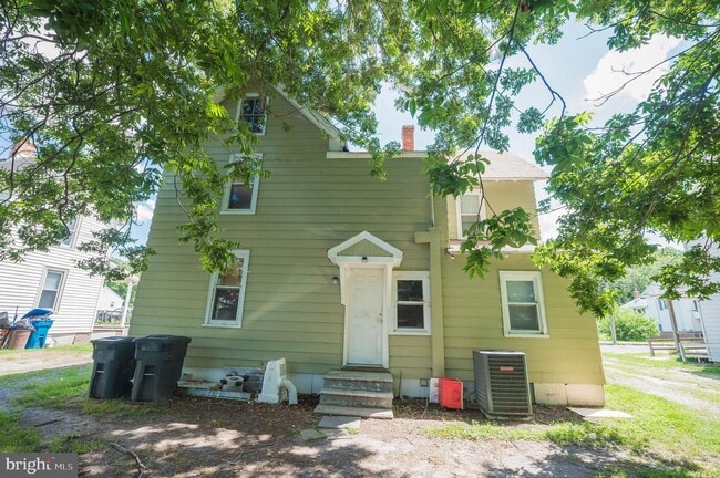 Building Photo - 413 E East St