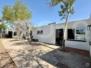 Building Photo - 609 S Bellview