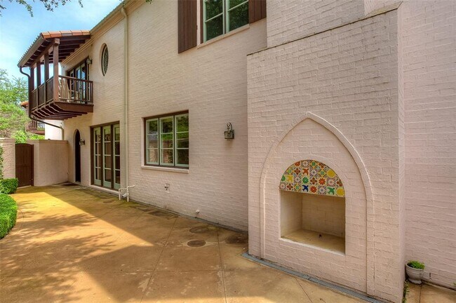 Foto del edificio - 245 Casa Blanca Ave