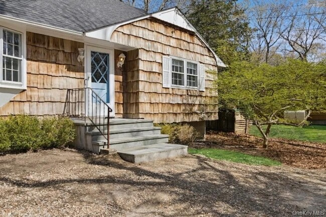 Building Photo - 135 Pembroke Dr