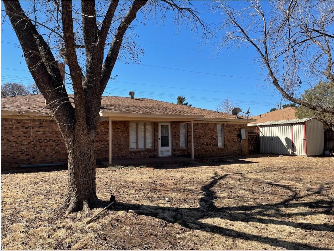 Building Photo - 5316 73rd St