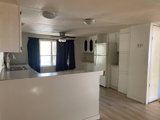 Foto del edificio - 10406 Camp Mack Rd