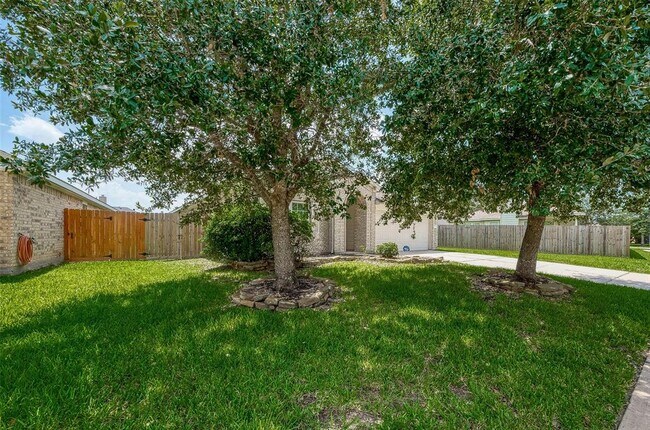 Building Photo - 19919 Sternwood Manor Dr