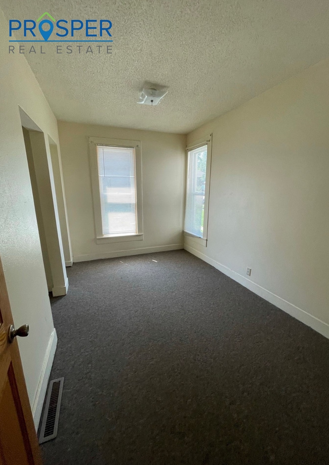Building Photo - 315 9th Ave