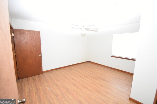 Foto del edificio - 102 Yorktown Rd