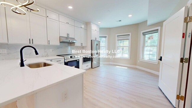 Building Photo - 231 Highland Ave